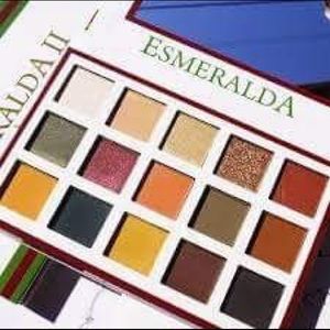 Esmeralda palette